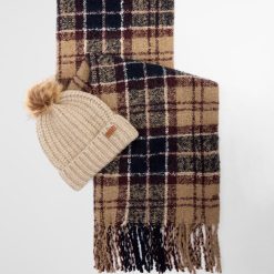 Barbour Saltburn Beanie & Tartan Scarf Gift Set